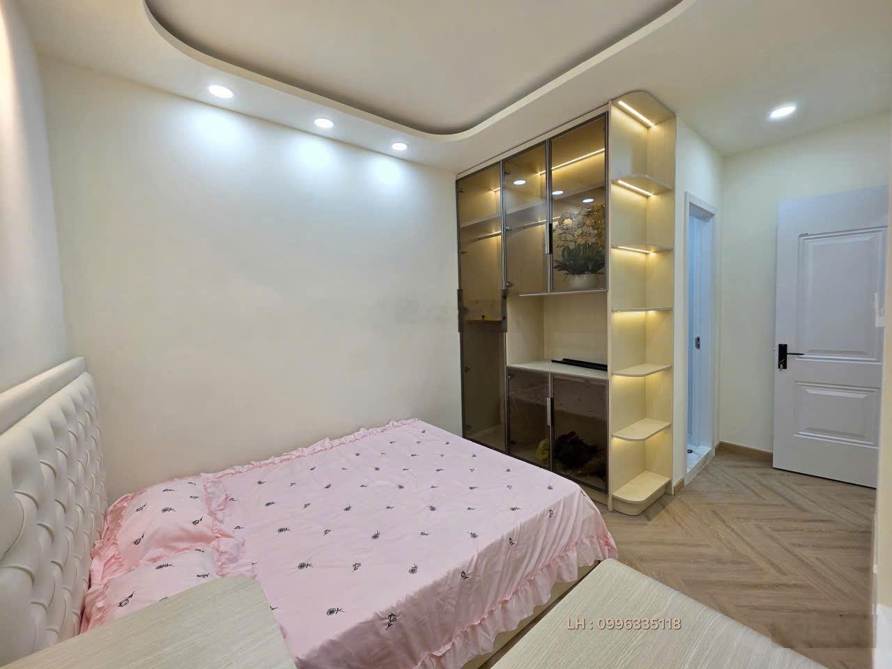 Sky garden 3 3pn nhà thiết kế cao cấp giá 6,590 tỷ