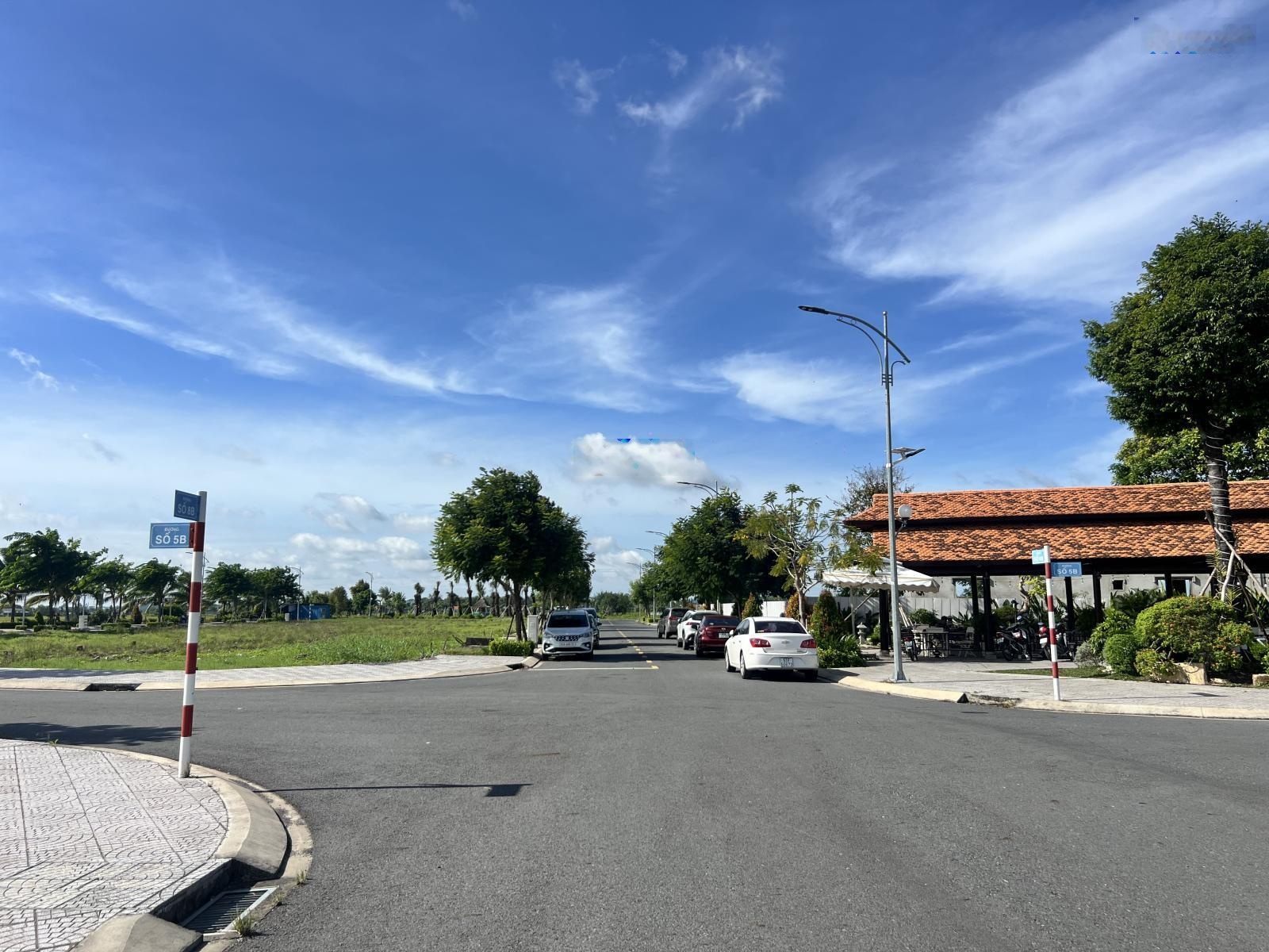 Bán lô góc 2mt xây xưởng 175m2, giá 4 tỷ 999tr. view cao tốc trung lương lh : 0394000103 oanh