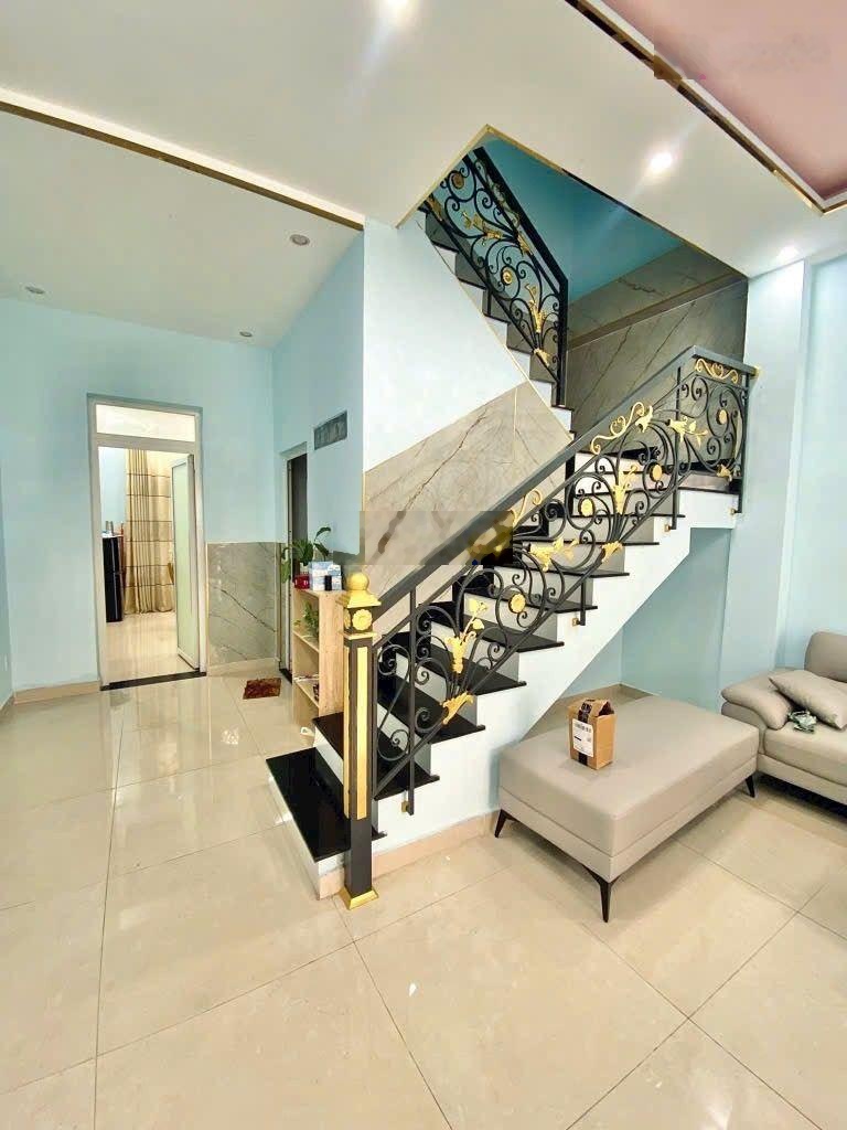 NHÀ 68M , 3 TẦNG Gần trường Hà Huy Tập , NGUYỄN VĂN QUÁ, Q12, ở hoặc cho thuê kinh doanh online