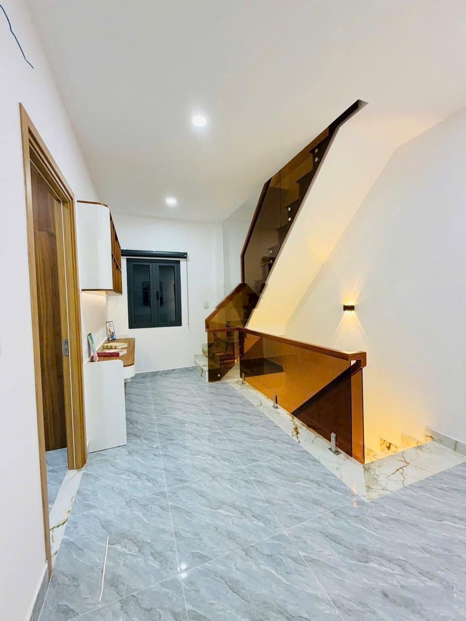 Hiếm!Cặp Nhà Mới Ngang 7x10m gần Chợ Minh Phát - TX22, 4 Phòng Ngủ(1PN dưới trệt)