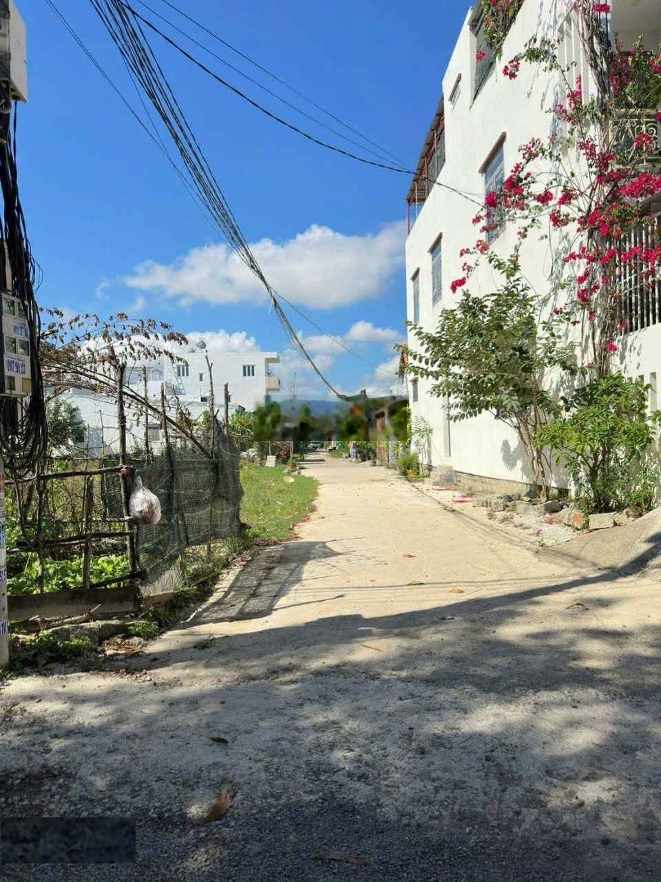 Siêu phẩm lô góc hòn thơm xuân ngọc, phường tây nha trang 120,3m2 ngang rộng 6m - giá 2,45 tỷ