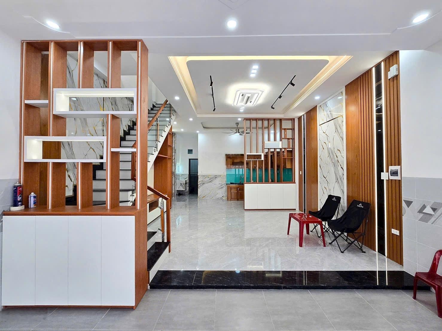 Bán nhà 1 trệt 1 lầu sổ Hoàn Công ( DT sàn 160m2 ) gần ngay AEON Mall đang xây dựng