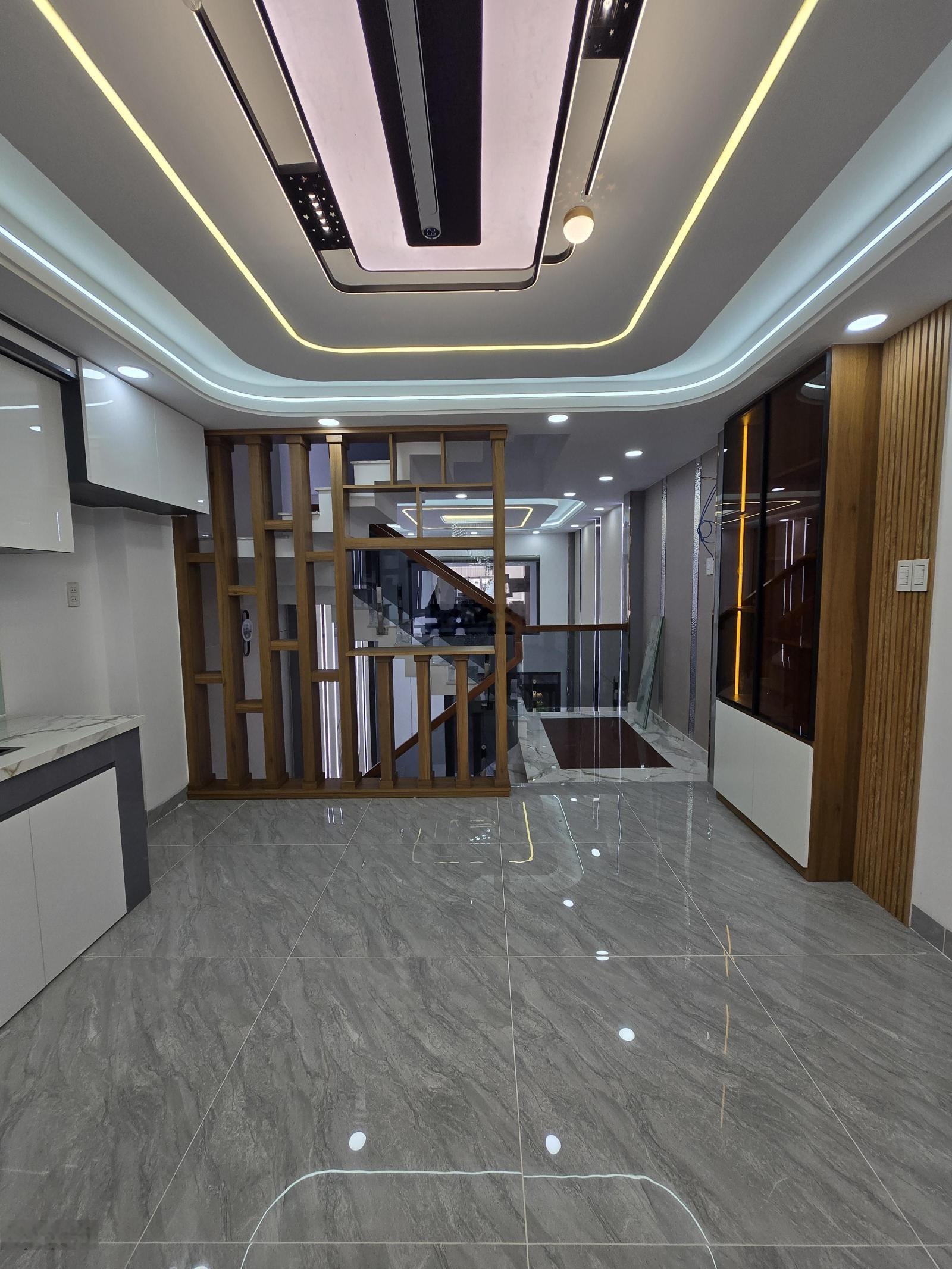 Nhà liền kề cao cấp ngay cầu Lò Gốm Võ Văn Kiệt giá chỉ 6,79 tỷ LH 0918141401