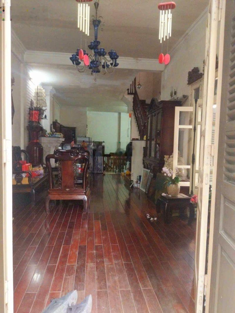 Chính chủ tôi cần bán biệt thự kiên cố gara trong nhà mặt tiền rộng ôtô,1nhà ra mặt phố cầu giấy kd