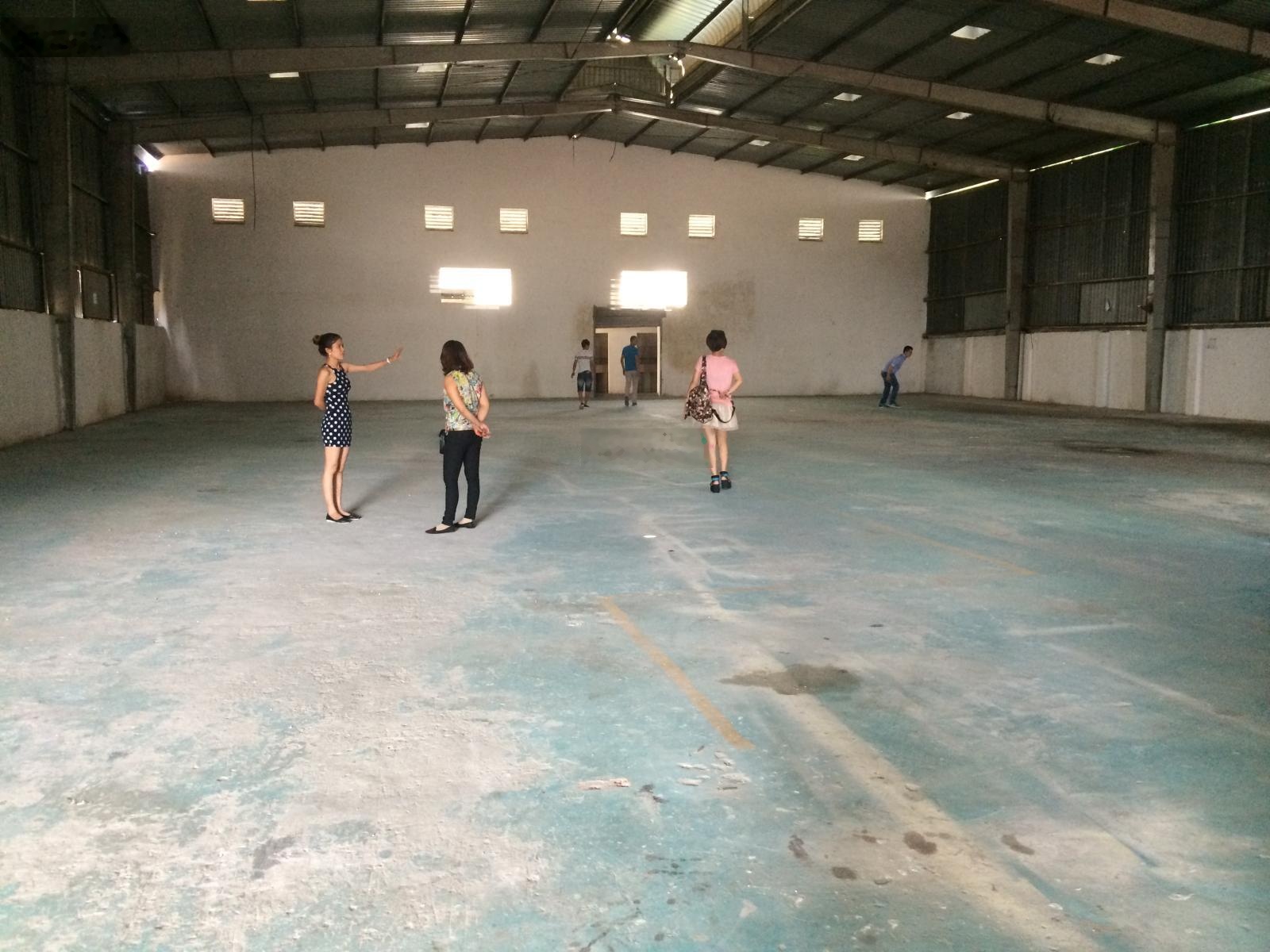 Cho thuê nhà xưởng nằm phường binh tri đông quận bình tân dt: 1300m giá 60 triêu lh: 0908561228