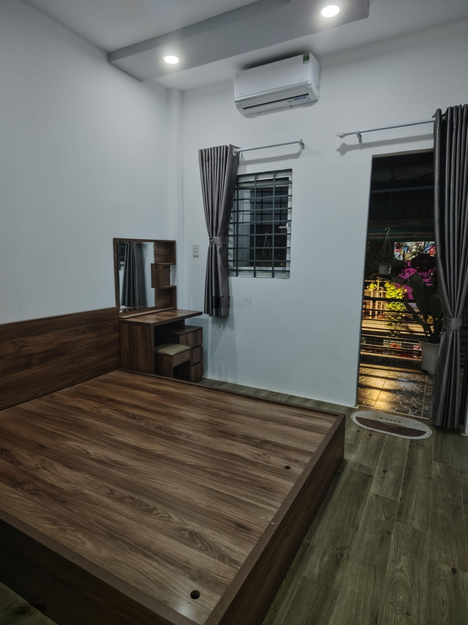 Nhà đẹp ở ngay 36,7m 2 tầng lung linh sân rộng tặng full nội thất chỉ 4,75 tỷ