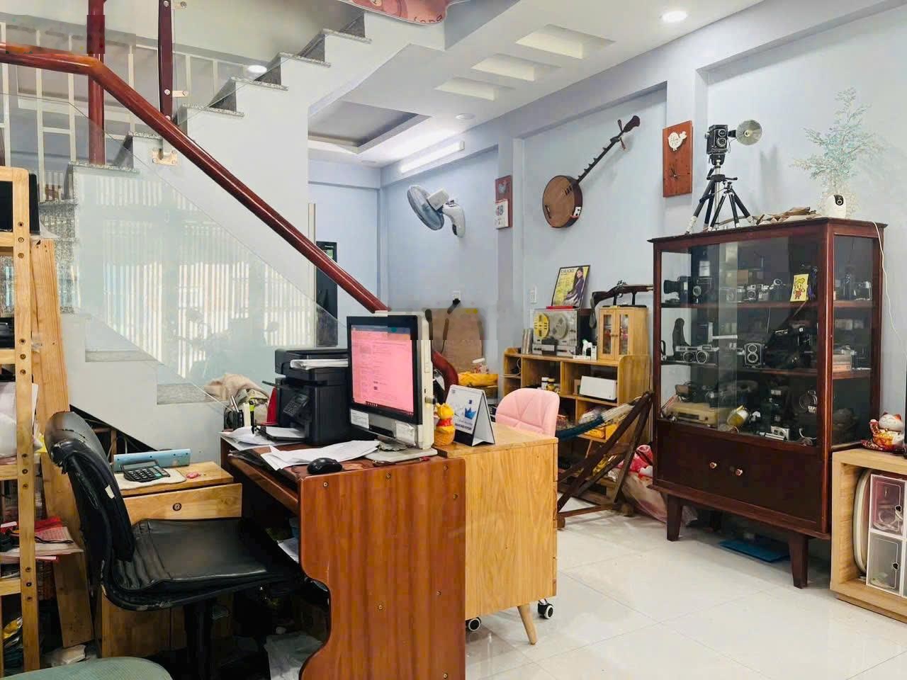 Nhà mới đúc 2 tầng - dt~40m2 vuông vức - gần xe hơi - phan văn trị, bình thạnh - nhỉnh 5t,y