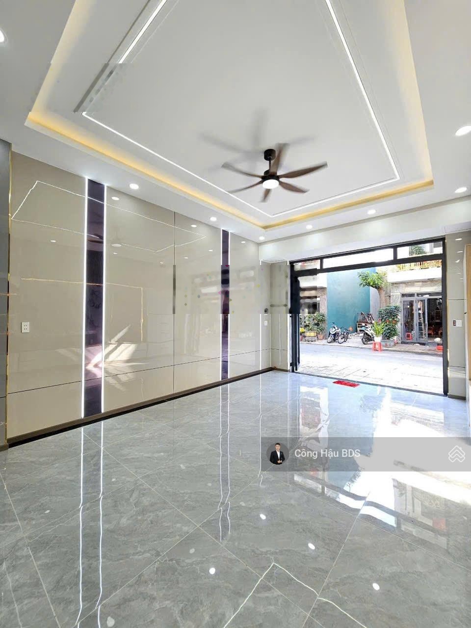 Nhà 3 Tầng KDC Lê Phong. Gần Vincom Dĩ An. DT: 67.5M2 (4.5x 15M). Gồm 3PN- 4WC. Giá: 5.95 Tỷ TL