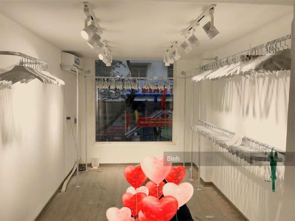 Cho thuê nhà MP Mai Hắc Đế, 40m2x6,5 tầng, MT: 4m, nhà mới, thang máy, thông sàn, giá thuê: 35tr