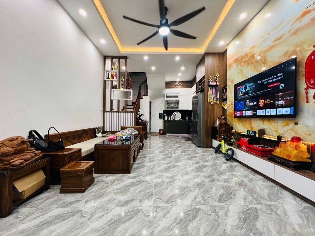 Bán nhà Bạch Mai, Hai Bà Trưng, gần Bách - Kinh - Xây, ô tô tránh 5m, nhà dân xây, ô tô đỗ cửa, 40m2 x 5 tầng