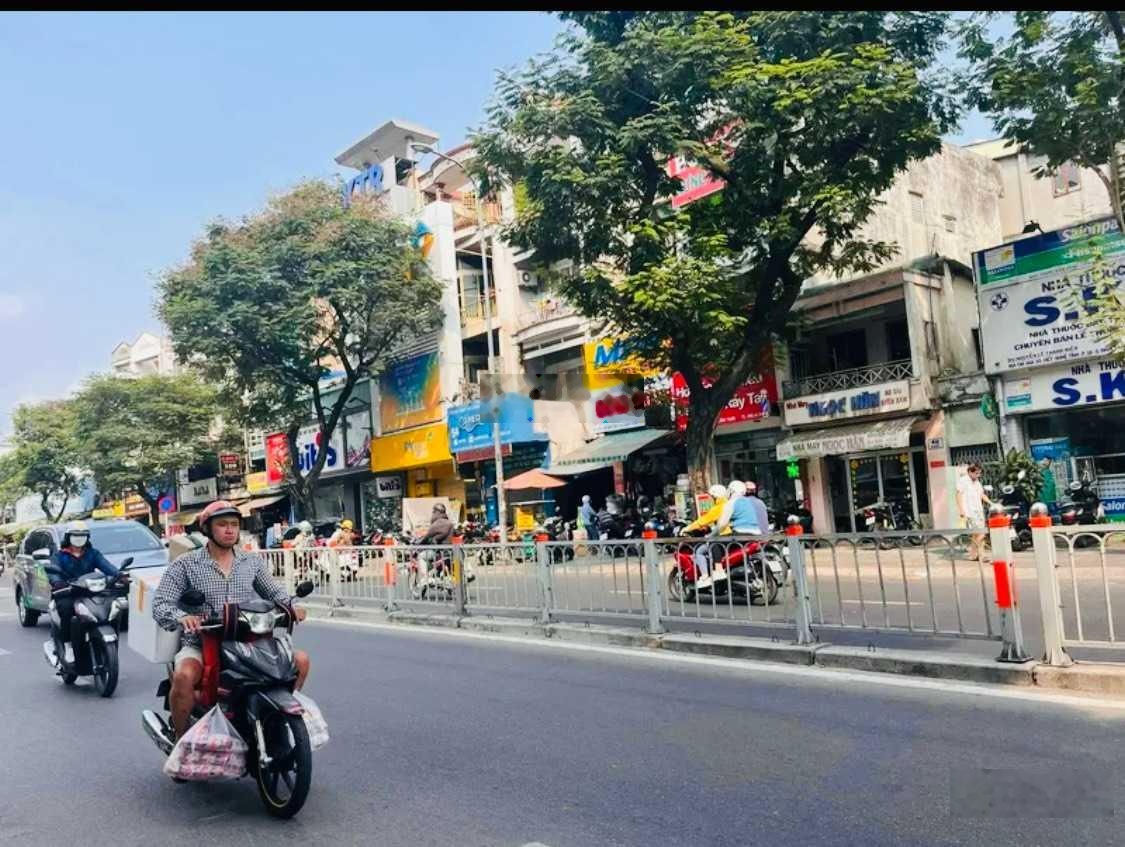 Nhà mặt tiền 200 Xô Viết Nghệ Tĩnh Quận Bình Thạnh 10x20m 2 lầu