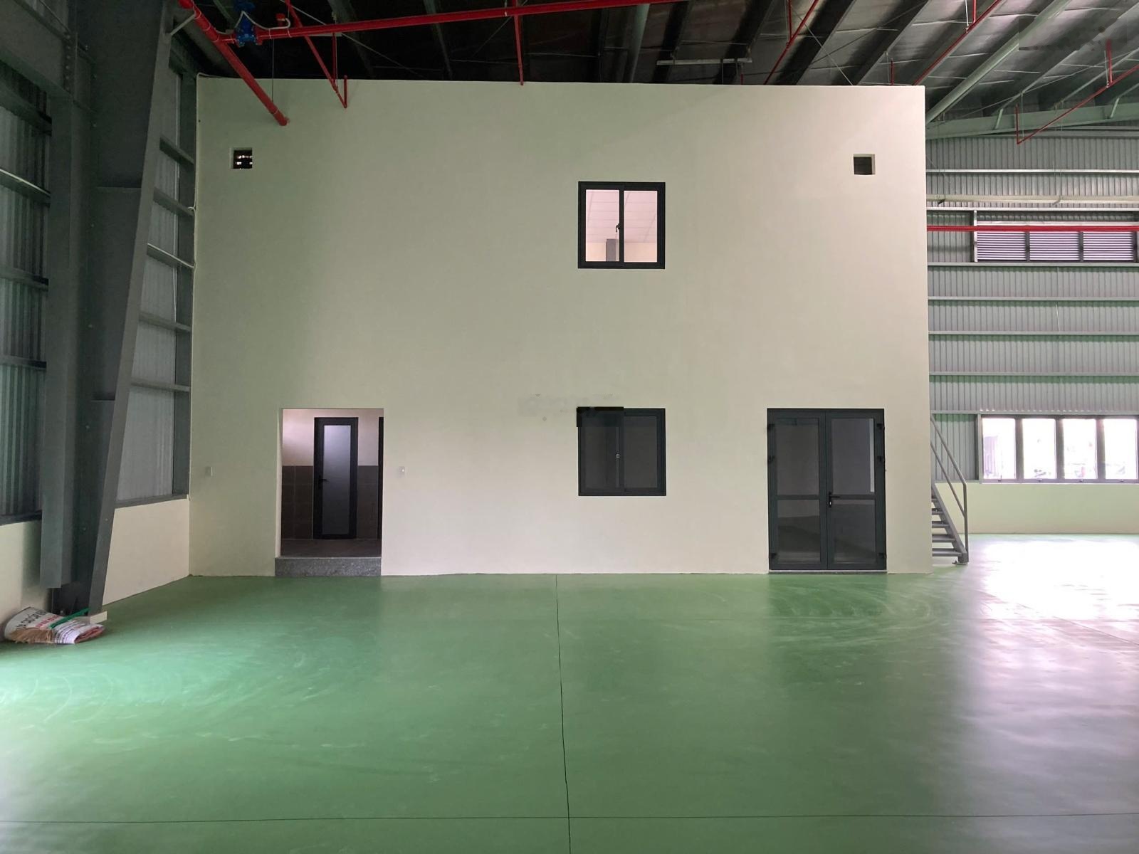 Xưởng mới toanh DT 1000m2 giá chỉ khoảng 137tr/tháng ngay KCN Lê Minh Xuân