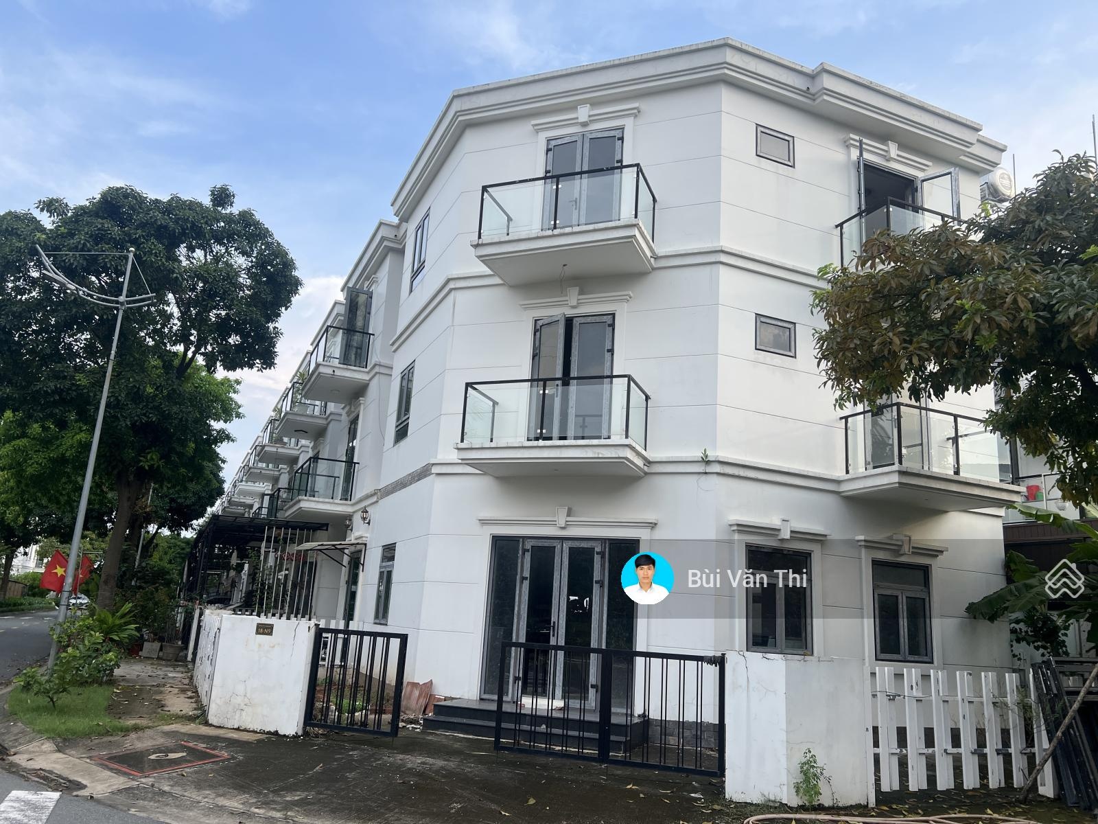 Chính Chủ Gửi Bán Căn Góc 2 mặt Tiền .