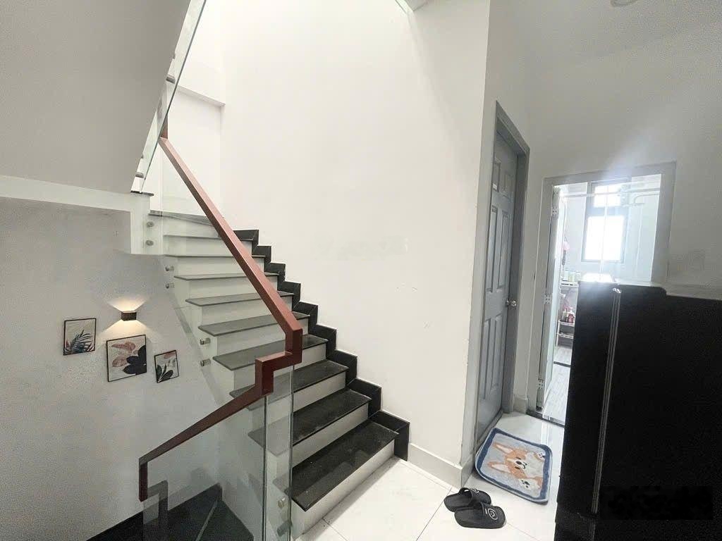 7 tỷ xíu ,Nhà mới 4 tầng, 50m2(4.5x11m), Cách Mạng Tháng Tám, Phạm văn Hai, Hẻm 4m