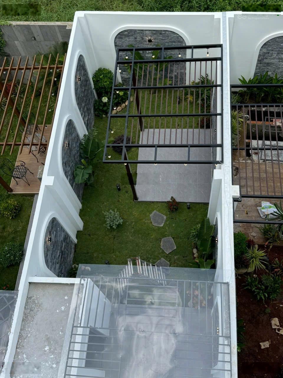 Nhà phố cao cấp 4x28m full thổ cư hoàn công đầy đủ, full nội thất, đường nhựa 12m