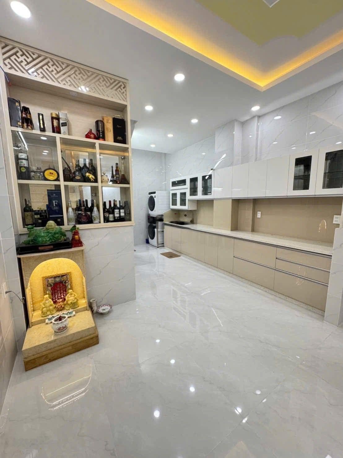 Bán nhà đường Âu Cơ gần vòng xoay Lê Đại Hành, DT: 4,1x10m, 3 lầu nhà mới giá 8.5 tỷ TL