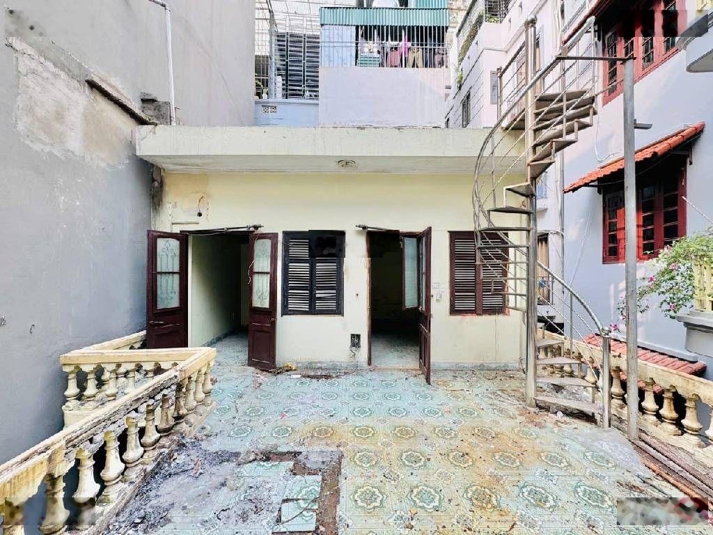 Bán đất tặng nhà 2 tầng phố Nguyễn Đình Chiểu - lô góc - view công viên Thống Nhất - mặt tiền rộng