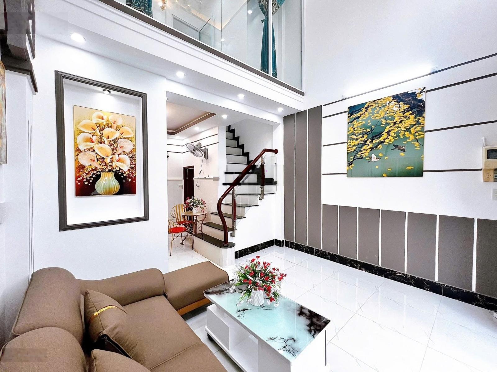 Nhà trệt lửng lầu ngay trung tâm vị trí đẹp, cách 500m đầy đủ tiện ích - giá tốt