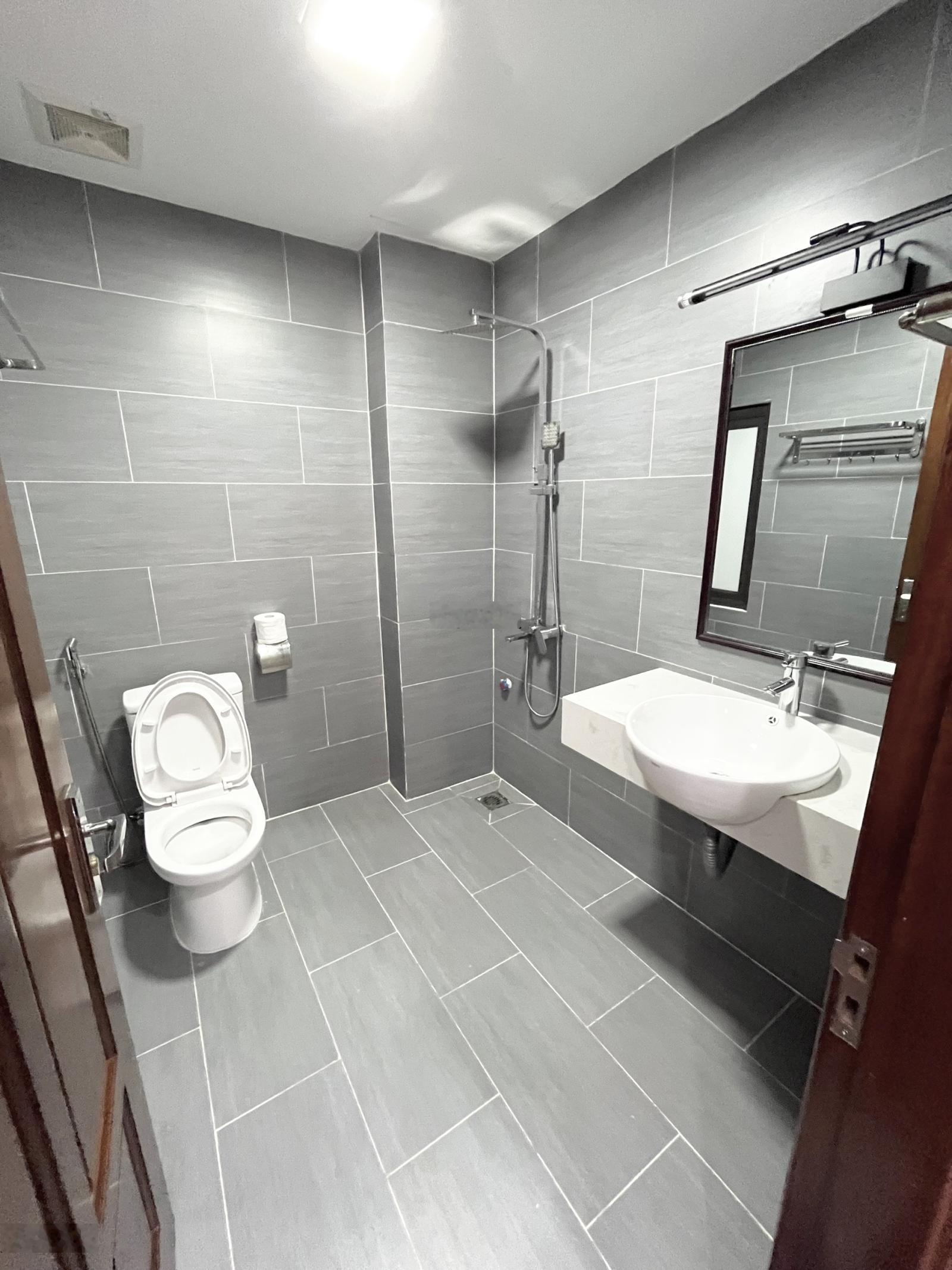 Chính chủ cho thuê nhà nguyên căn Nguyễn Sơn 31m2 x 5 tầng