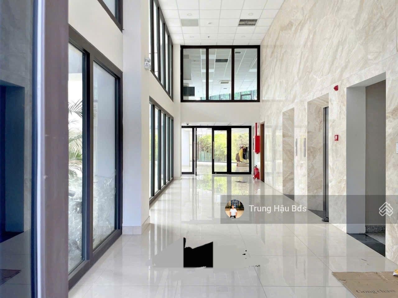 Bán toà nhà MT Ngay Hai Bà Trưng Quận 1. DT 20 x 20m - Hầm - 8 tầng - HĐT 400 triệu - Giá 130 tỷ