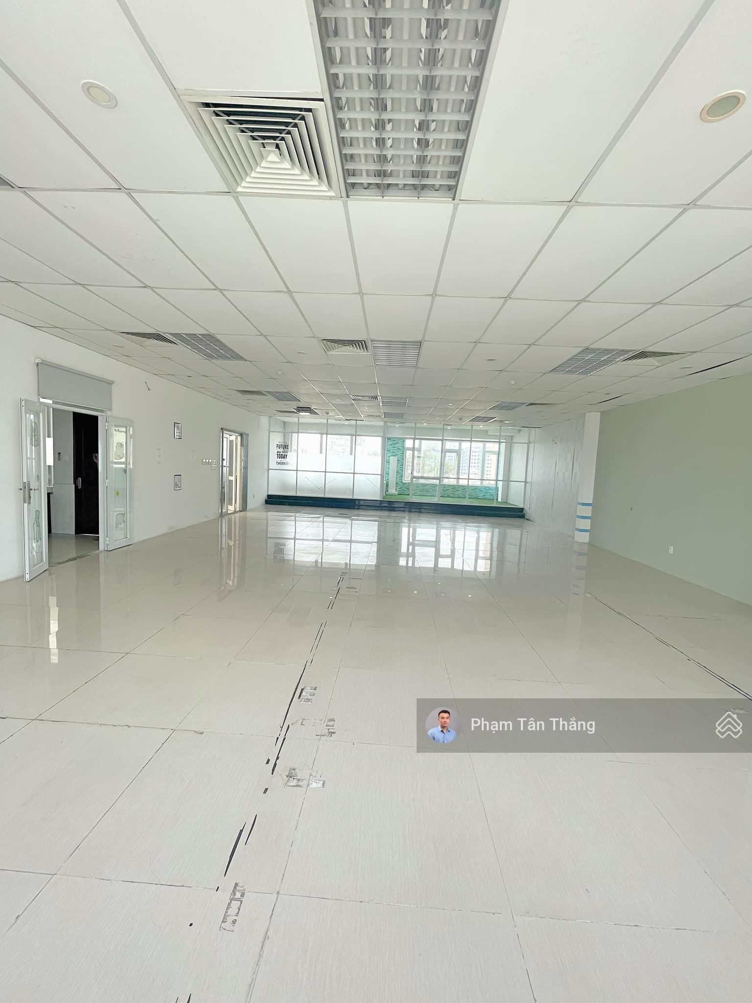 Cho thuê mặt bằng ngang hơn 7m, nhà mới mặt đường Tô Hiệu, Hải Phòng