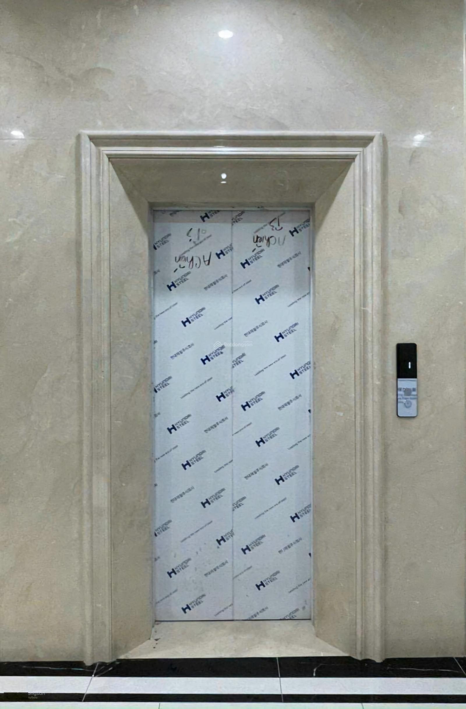 Tôi cho thuê nhà mới, sát Lê Trọng Tấn, Hoàng Văn Thái, Nguyễn Ngọc Nại, Thang máy, 123m2x 7T*35 Tr