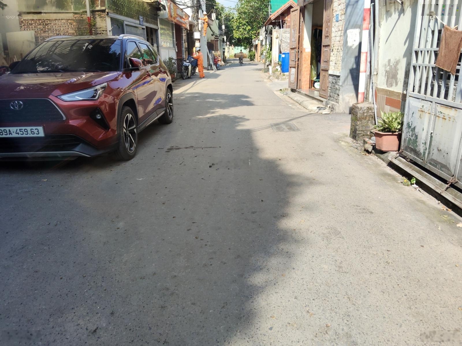 Bán đất oto đỗ cửa .hạ gấp 100tr giá 145 triệu / m2, 41m2 .Mt gần 4m vuông vắn.k lỗi .không QH