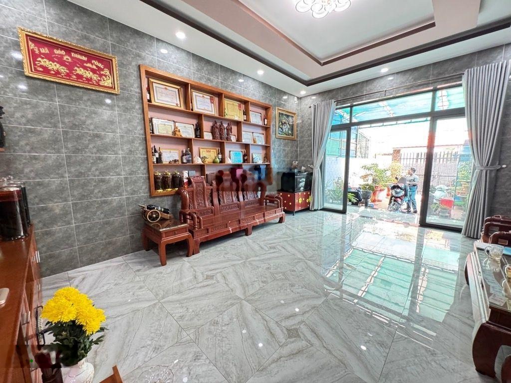 Hẻm xe tải - gần mặt tiền - ngang 5m bề thế - nhà sạch đẹp đầy đủ công năng.giá 7.8 tỷ tl