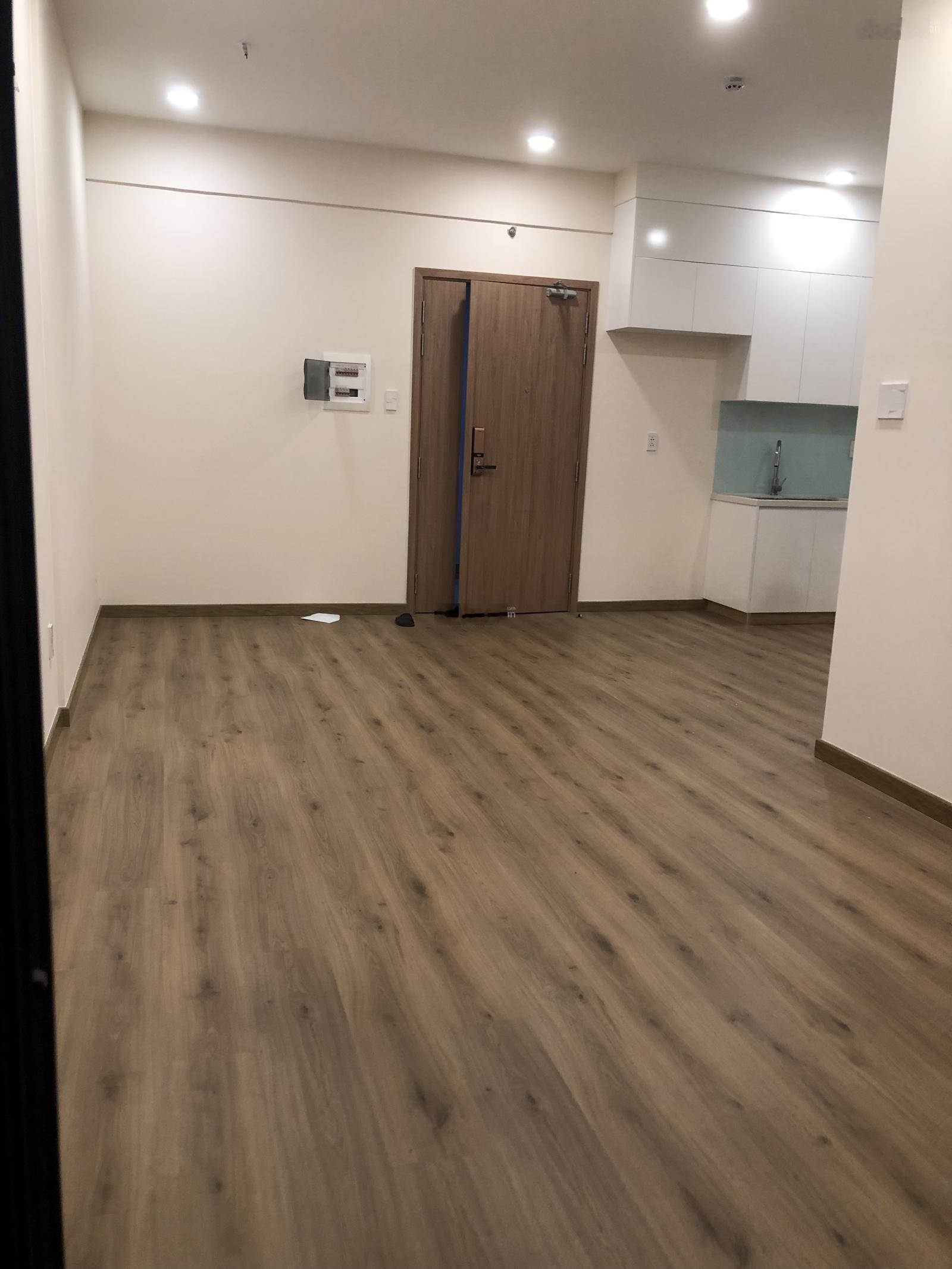 Cho thuê chung cư Viva Plaza chỉ cách Phú Mỹ Hưng 3phut chạy xe Dt 70m 2pn 2wc nhà trống ở liền