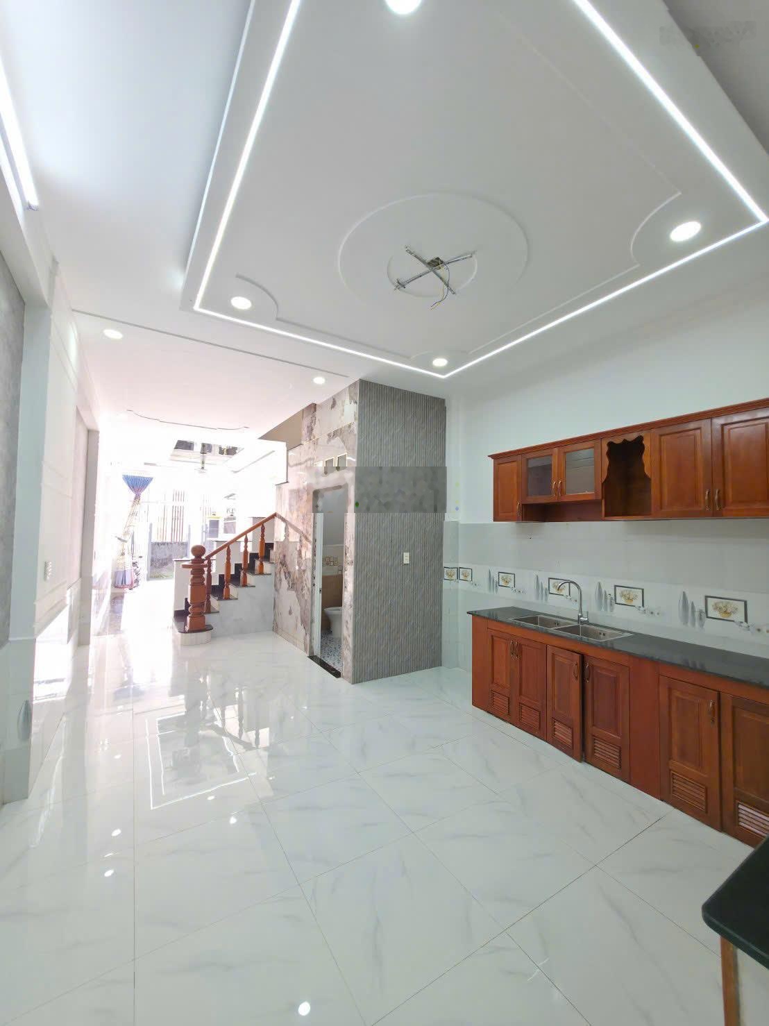 Cho thuê nhà mới 1 trệt 1 lầu 114m2-Phường Dĩ An mới.Hẻm xe hơi đường DT 743C.Cách Vincom Dĩ An 3KM