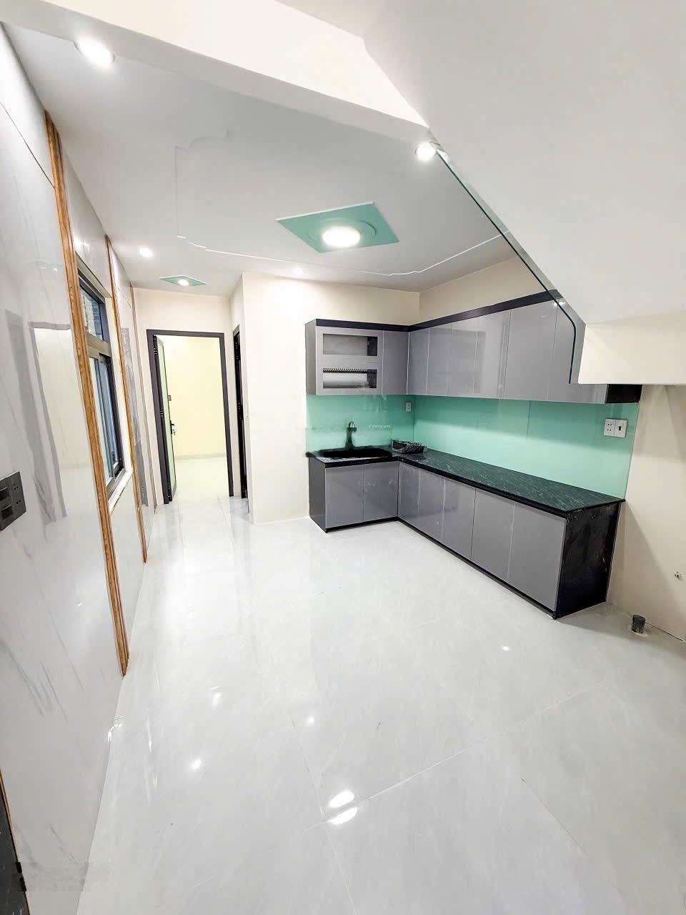 Nhà lầu p. tân phong gần chợ phúc hải đường xe hơi. 0906694959