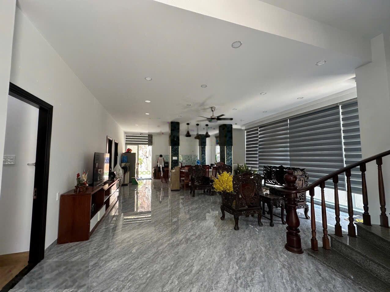 Bán căn biệt thự view biển nha trang ocean view rất đẹp giá chỉ 30 tỷ