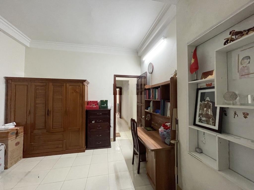 Bán nhà việt hưng, long biên , ngõ ô tô tránh, dt 50m2 , gần big c chỉ 11,75 tỷ