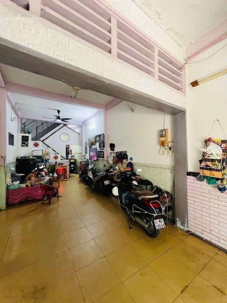 Lò siêu - nguyễn chí thanh - quận 11 - 50m2 - hẻm xe hơi thông - 4 tầng - giá 10.5 tỷ tl