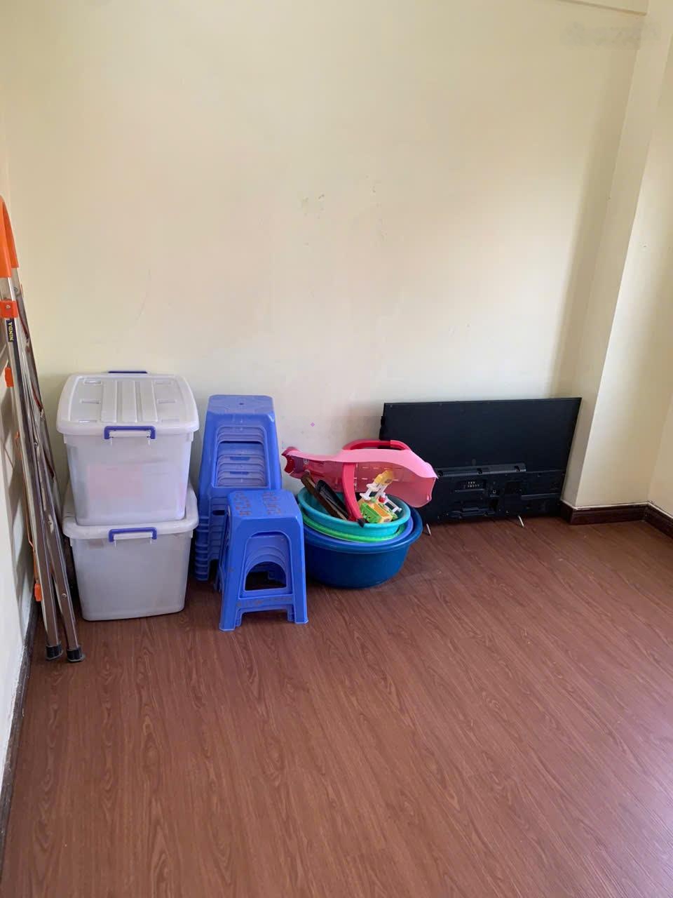 Cho thuê nhà 45m2, xây 3 tầng, giá 11tr.