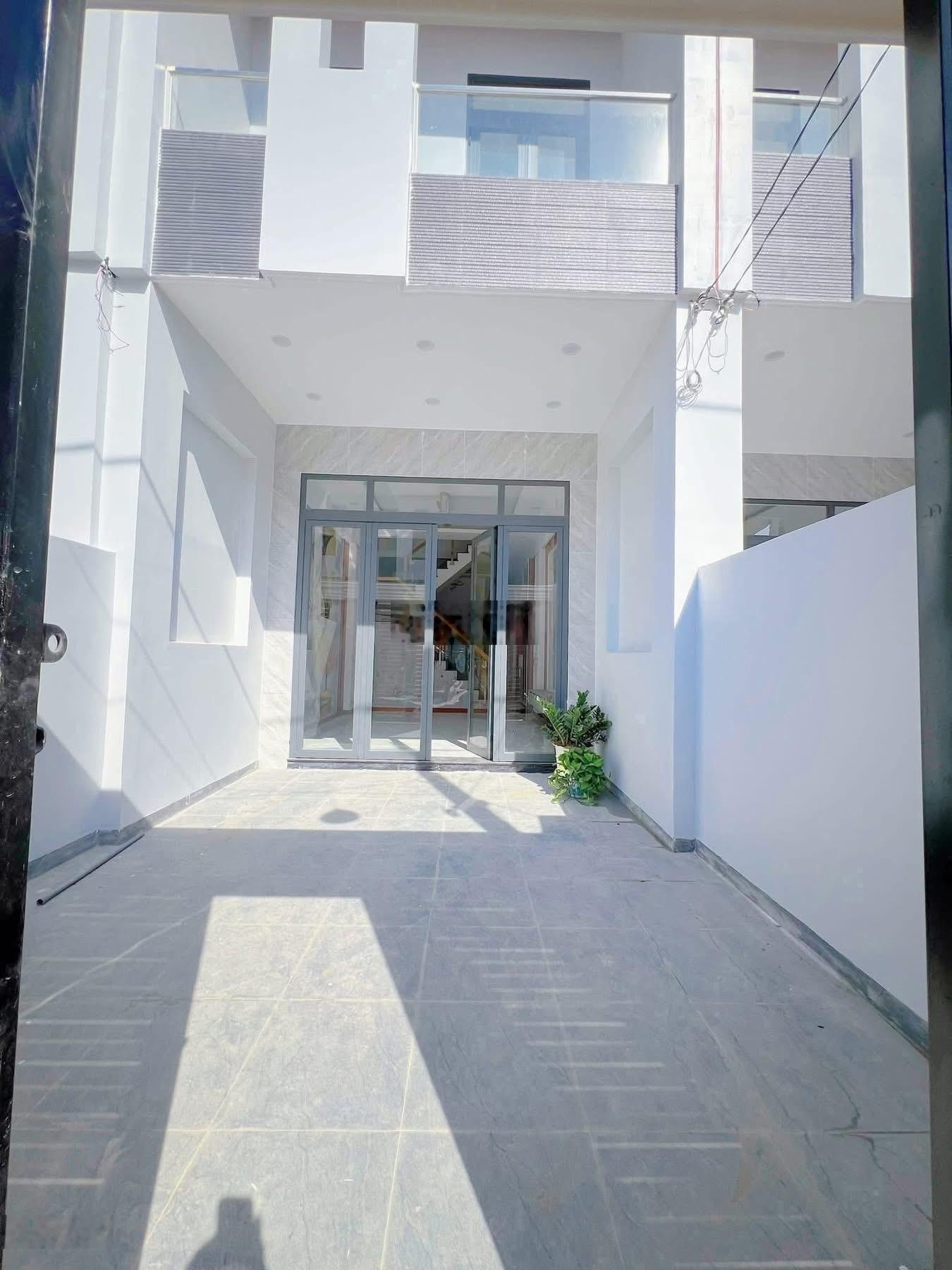 Chủ gửi bán nhà 1 trệt 1 lầu phường biên hoà. dt: 4x21=82m2. giá:3 tỷ 1 bớt lộc đường trước nhà 6m