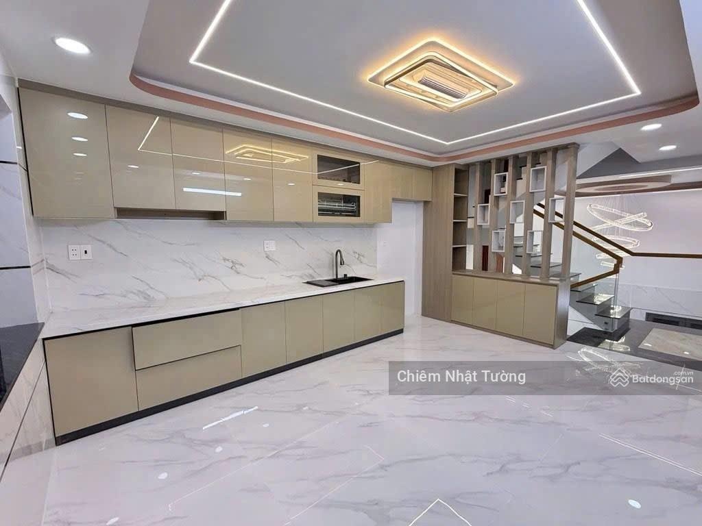 Nhà bán hẻm xe hơi đỗ cửa, 5 tầng mới đẹp, 4m x14m (56m2) lê văn Quới, giá hơn 6ty xíu