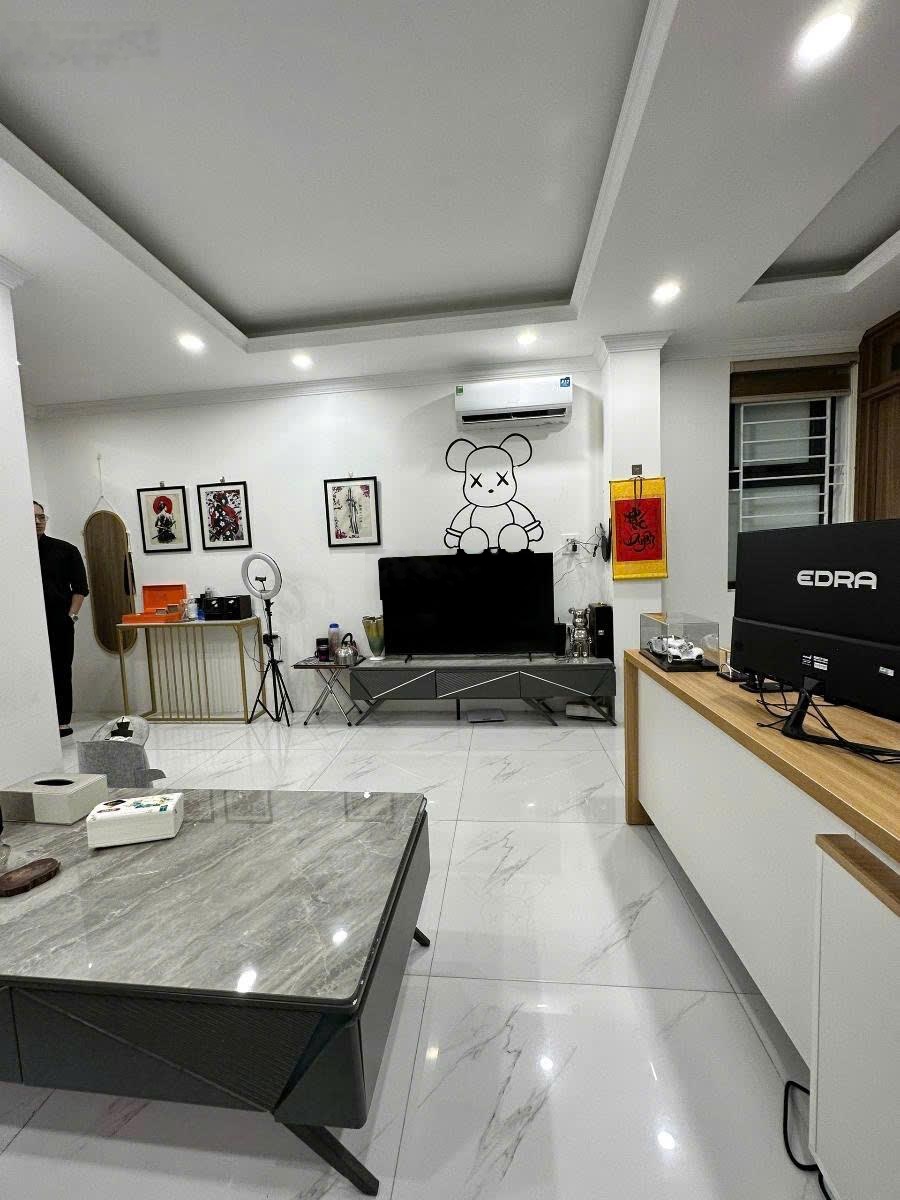 Chinh chủ bán nhà MP Hàm Long Sát Hàng Bài Sổ Đỏ 45m2 Xây mới 7 tầng thang máy MT 4,2m