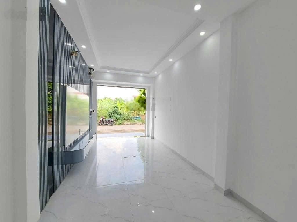 Cho thuê nhà 30m x 6 tầng thang máy khu đấu giá phân lô vỉa hè Tứ Hiệp, Thanh Trì, Hà Nội.
