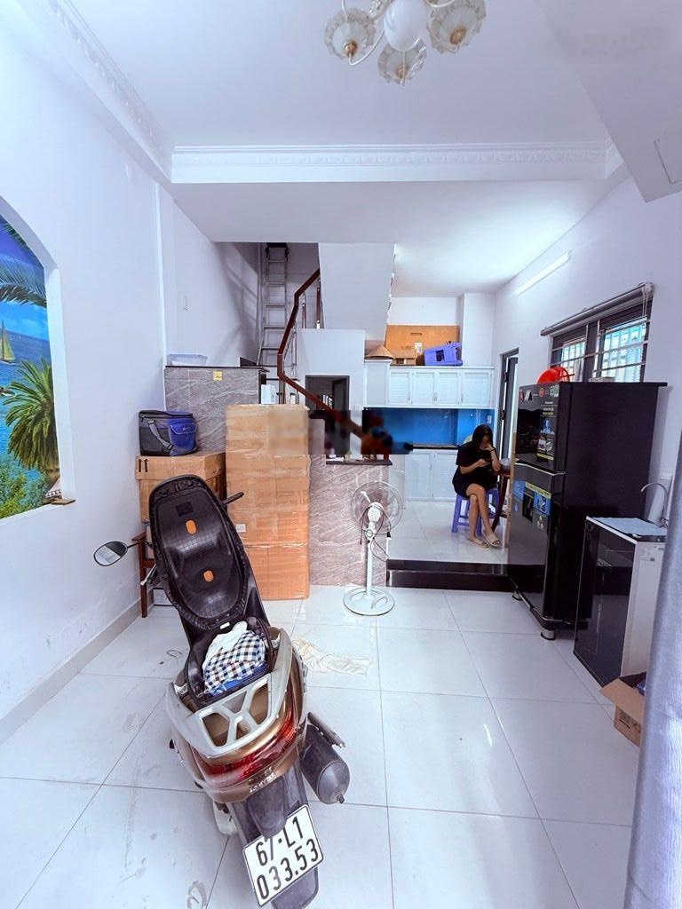 Thương lượng mạnh - hẻm xh - 25m2 - 3 tầng btct - 5,x tỷ