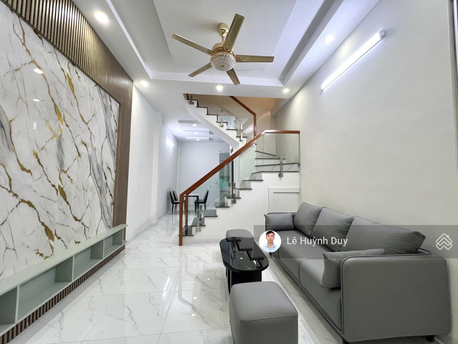 Nhà rẻ - Khu Vip - Nguyễn Cửu Vân - 34m2 - 2 Tầng - Kiên cố - 5,65 tỷ