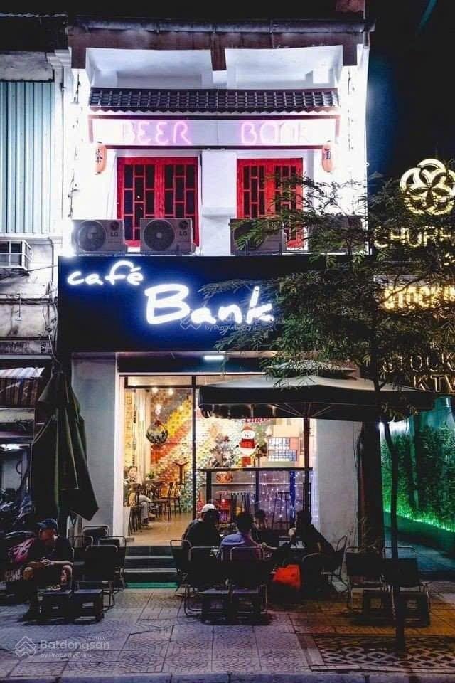 Cho thuê nhà mặt phố Xuân La, mặt tiền 5m, diện tích sử dụng lớn, thang máy, sạch sẽ, nhà đẹp