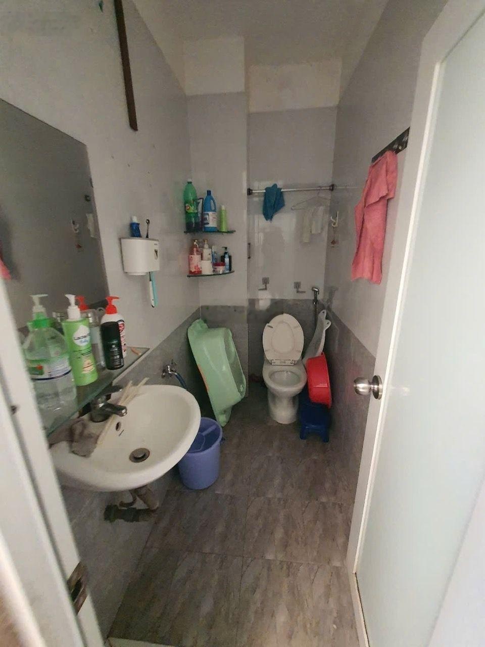 Nhà đẹp dt 4x13m 1 trệt 1 lầu 2pn 2wc hẻm sạch sẽ gần Lê Văn Khương Hiệp Thành Q12, 6,5 tr