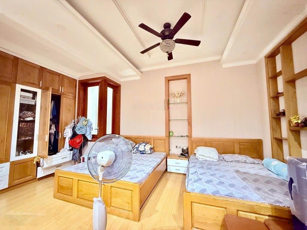 Biệt thự mặt tiền 7,5 x 20 - cộng hoà nhà ga t3 - vị trí vàng thang máy + hầm nhỉnh 50 tỷ .