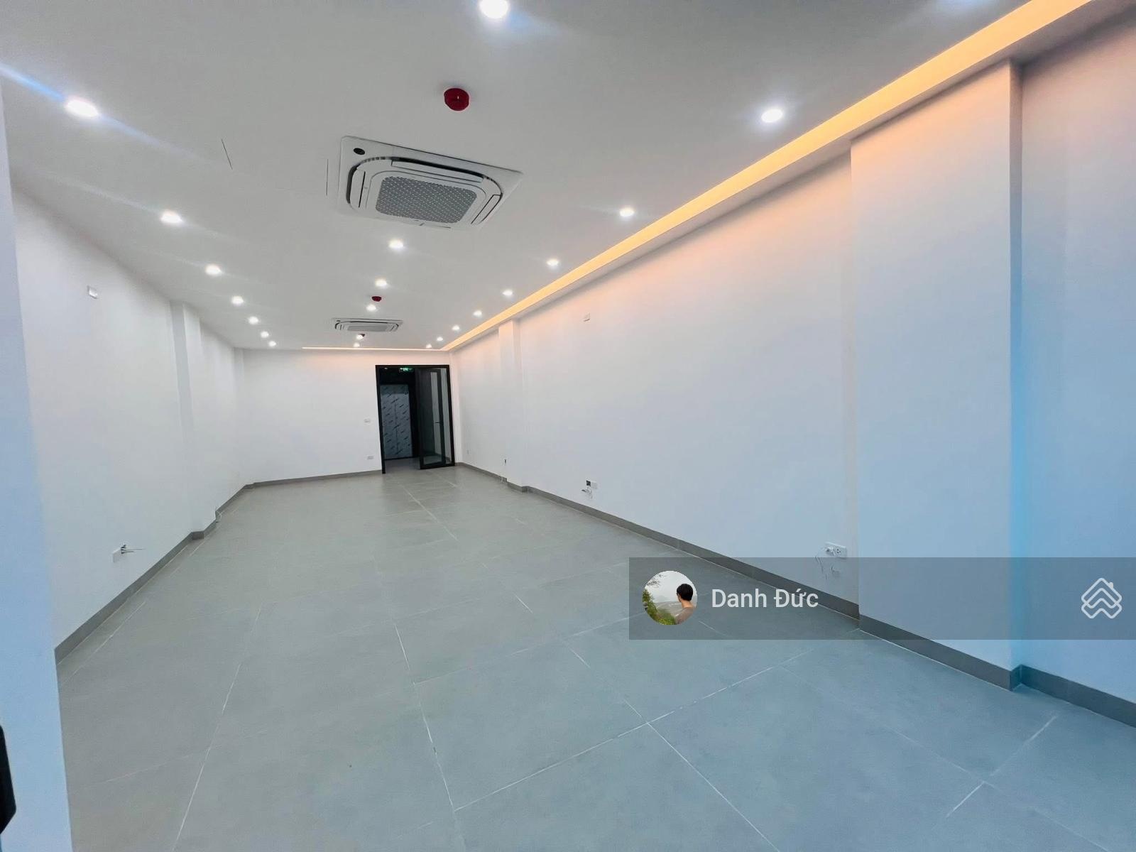 Bán Nhà Nguyễn Văn Huyên 80M2_MT 5.2M - Mặt Ngõ Kinh Doanh Vip - Thang Máy