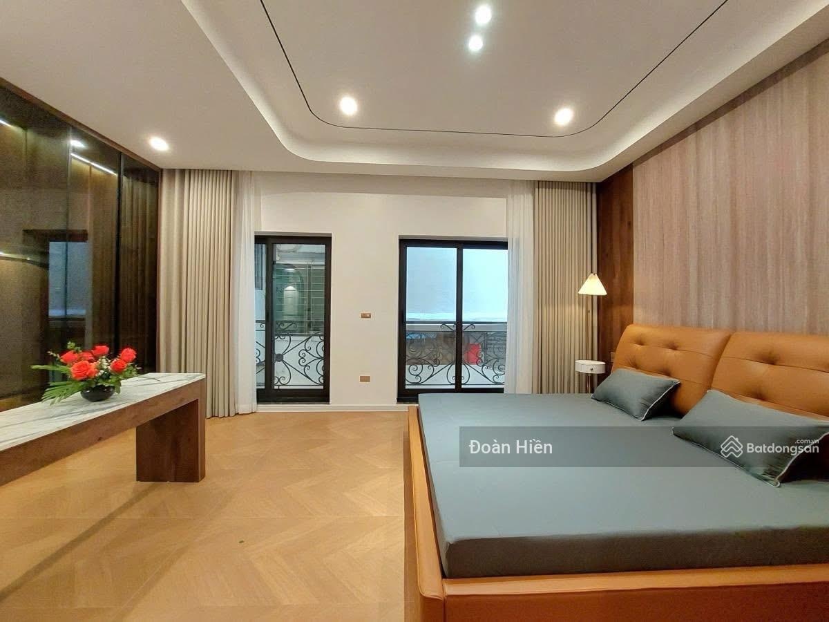 Nhà hiếm phố Nguyễn Văn Huyên, chỉ 80m ra ô tô, ngõ thông rộng, chủ xây tâm huyết, tặng NT, 48m*5t