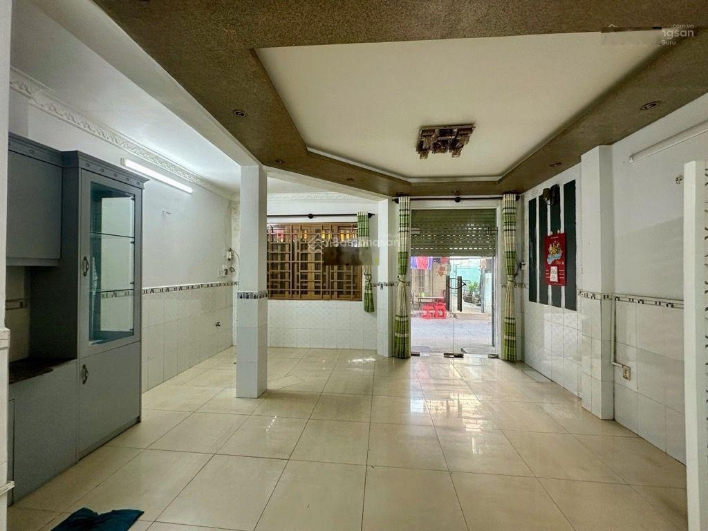 Bán căn góc trung tâm quận 7 cách quận 4 300m