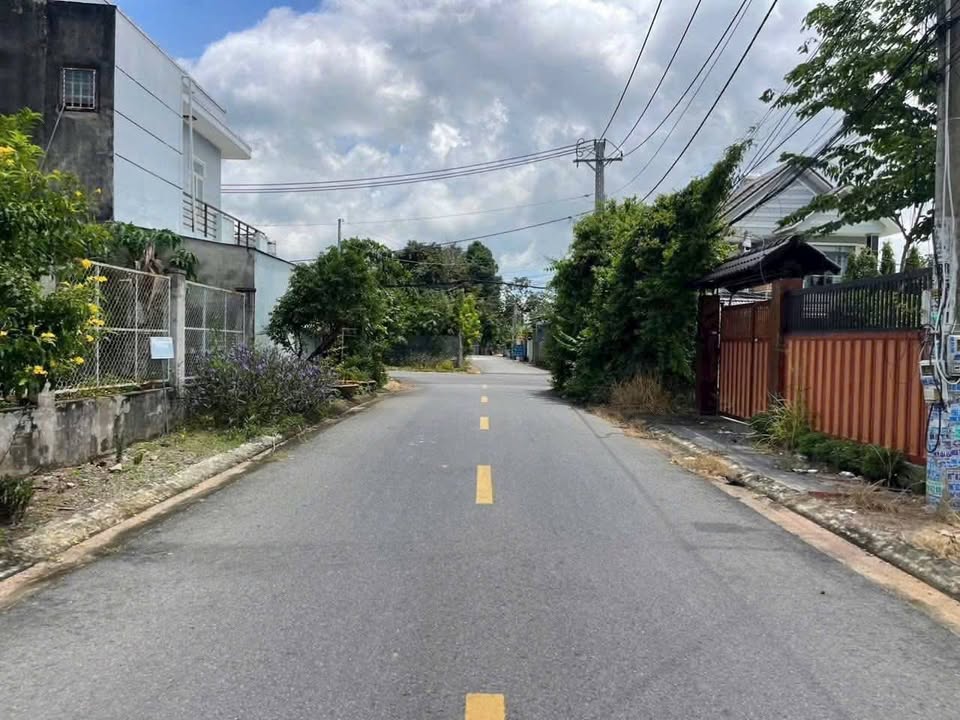 Bán nhà vườn mặt tiền đường Ung Văn Khiêm, phường Long Toàn, thành phố Bà Rịa cũ