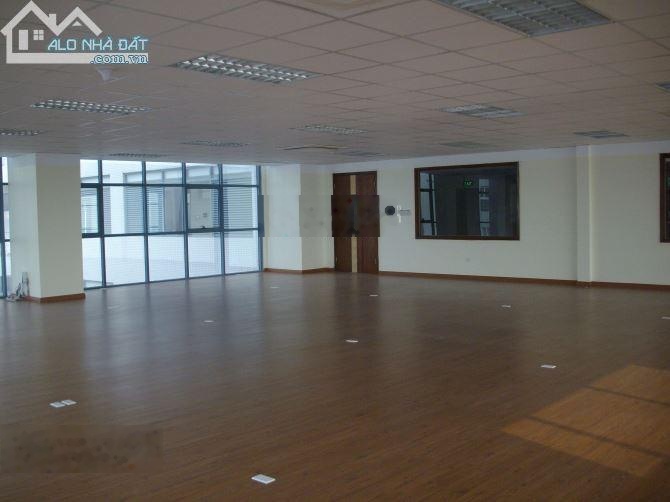 Cho thuê văn phòng Hoàng Cầu. Dt 230m2. Giá 218 nghìn/m2. bao gồm thuế, phí dv. sàn thông
