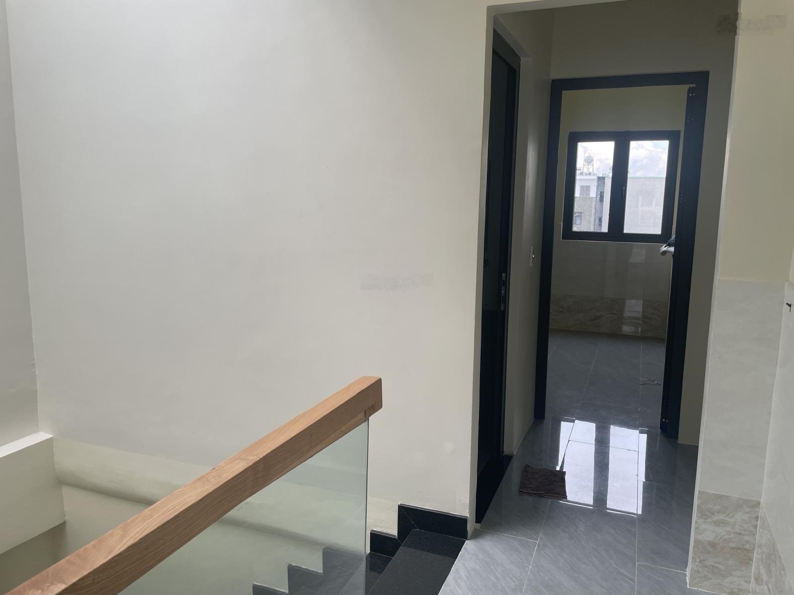 Bán nhà liền kề 4 tầng, căn áp góc phú hồng thịnh vi